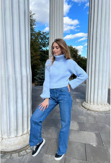 Блакитний вкорочений светр під горло. Maritel. Зображення 5