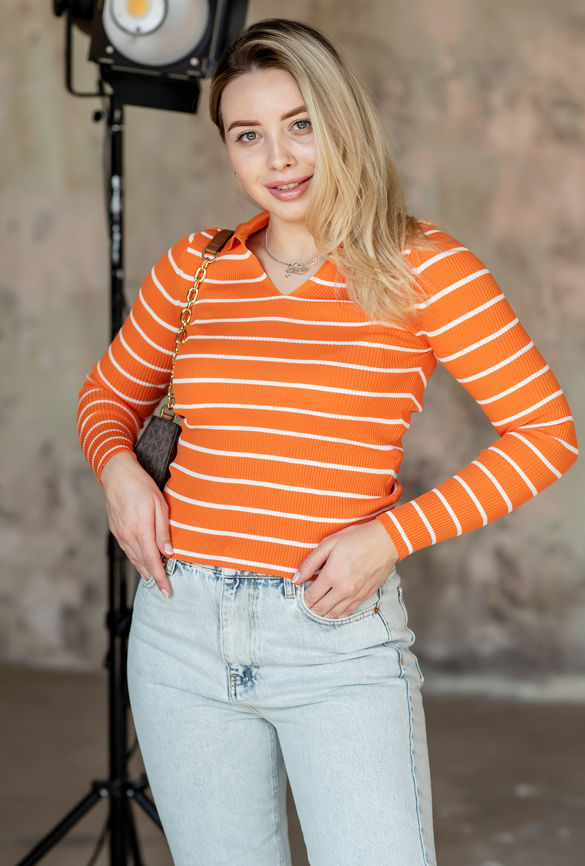 Помаранчевий светр поло резинка в білу смужку —  244655. Maritel