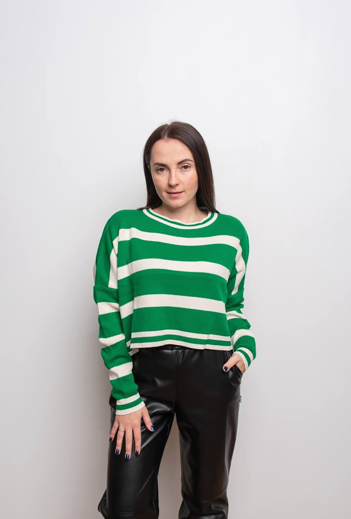 Зелений светр вкорочений смужка — 642238. Maritel Зелений светр вкорочений смужка — 642238. Maritel