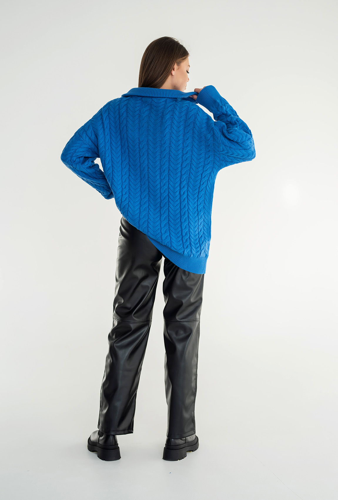 Синій светр зі стійкою на блискавці — 474353. Maritel. Зображення 1 Синій светр зі стійкою на блискавці — 474353. Maritel. Зображення 1