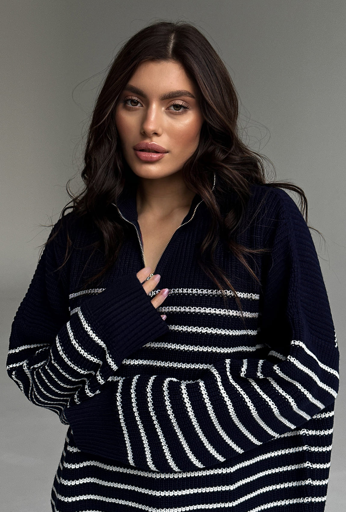 Синій зимовий светр зі смужкою — 111981. Maritel. Зображення 2 Синій зимовий светр зі смужкою — 111981. Maritel. Зображення 2