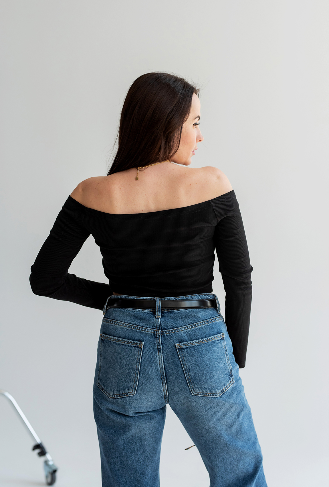 Чорний топ рубчик спущені плечі —  972651. Maritel. Зображення 2