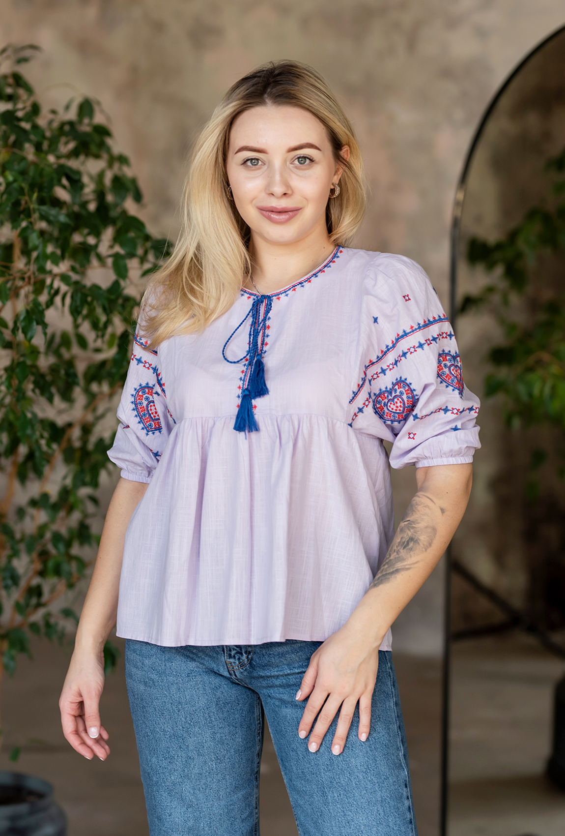 Лавандовая вышиванка с отрезной кокеткой —  938561. Maritel