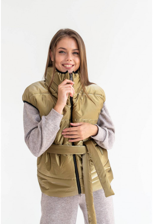 Золотистый Жилет плащевка —  223366. Maritel. Изображенние 2 Золотистый Жилет плащевка —  223366. Maritel. Изображенние 2