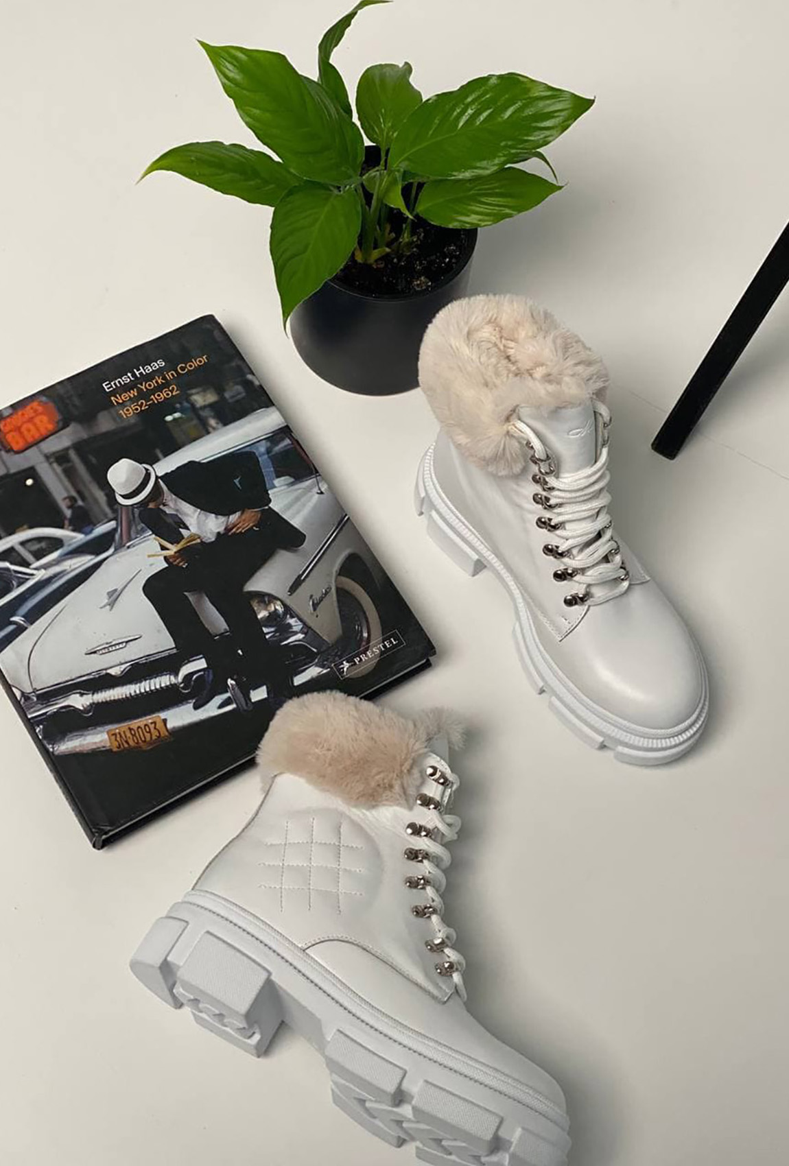 Белые зимние ботинки на шнуровках — 680062. Maritel. Изображенние 1 Белые зимние ботинки на шнуровках — 680062. Maritel. Изображенние 1