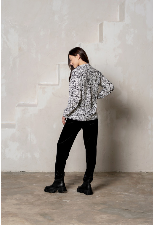 Черные бархатные брюки — 980036. Maritel. Изображенние 1 Черные бархатные брюки — 980036. Maritel. Изображенние 1