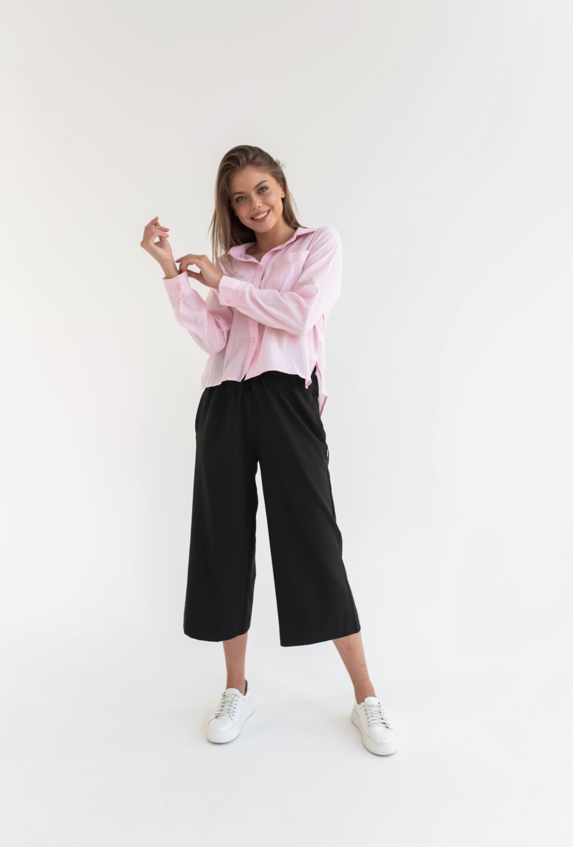 Черные костюмные брюки кюлоты —  473084. Maritel Черные костюмные брюки кюлоты —  473084. Maritel