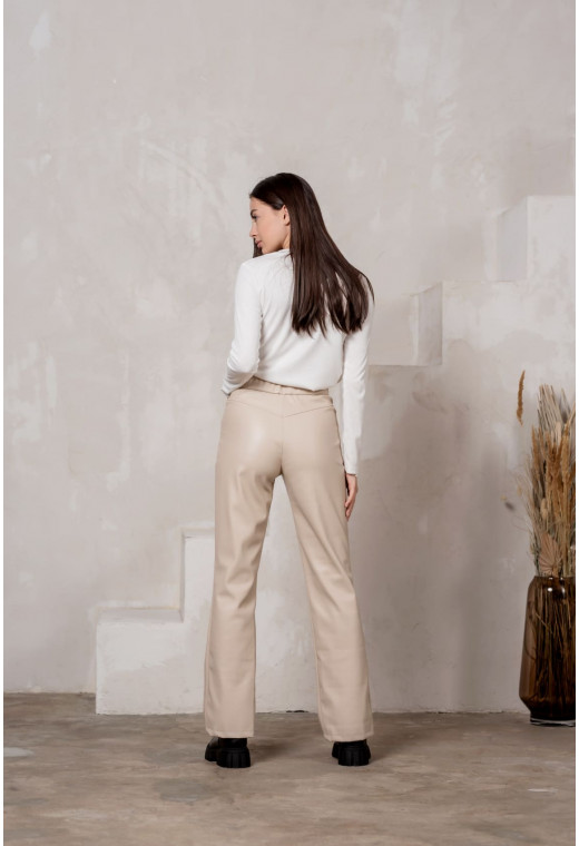 Бежеві брюки екошкіра з розрізами — 302761. Maritel. Зображення 1 Бежеві брюки екошкіра з розрізами — 302761. Maritel. Зображення 1