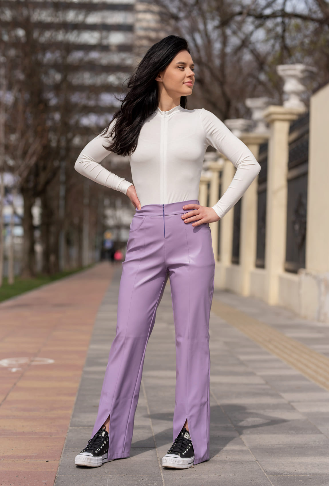 Лавандові штани екошкіра з розрізами  —  377551. Maritel