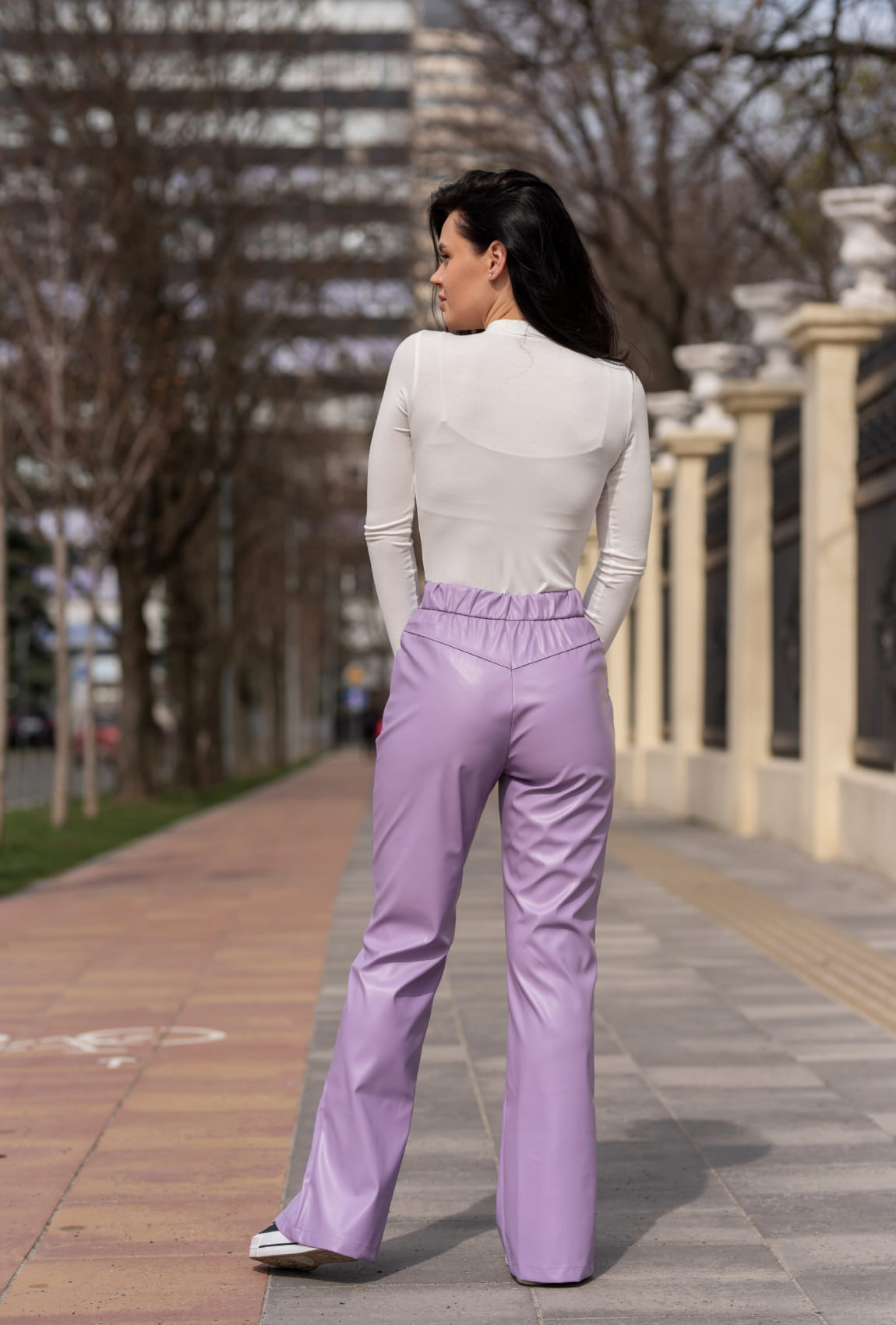 Лавандові штани екошкіра з розрізами  —  377551. Maritel. Зображення 1