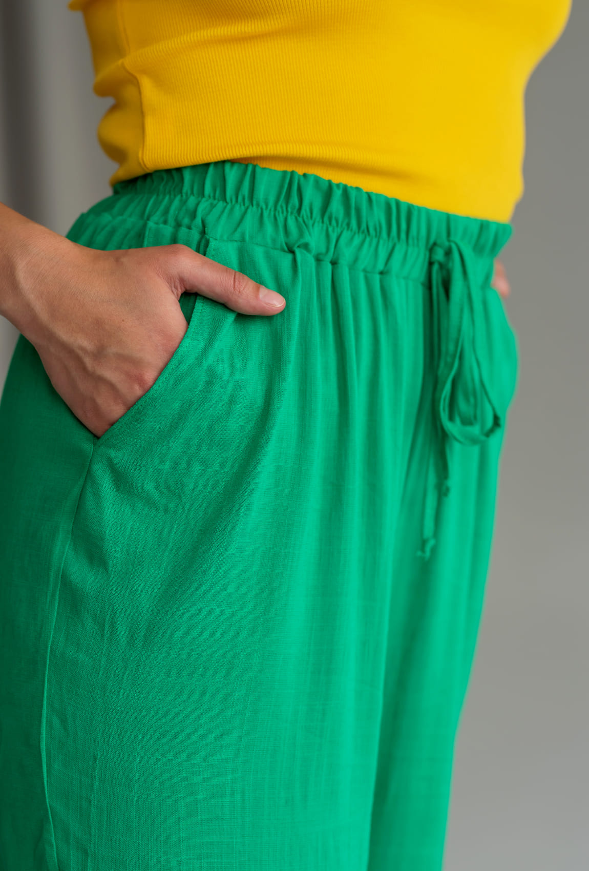 Зеленые костюмные штаны палаццо —  706725. Maritel. Изображенние 1 Зеленые костюмные штаны палаццо —  706725. Maritel. Изображенние 1