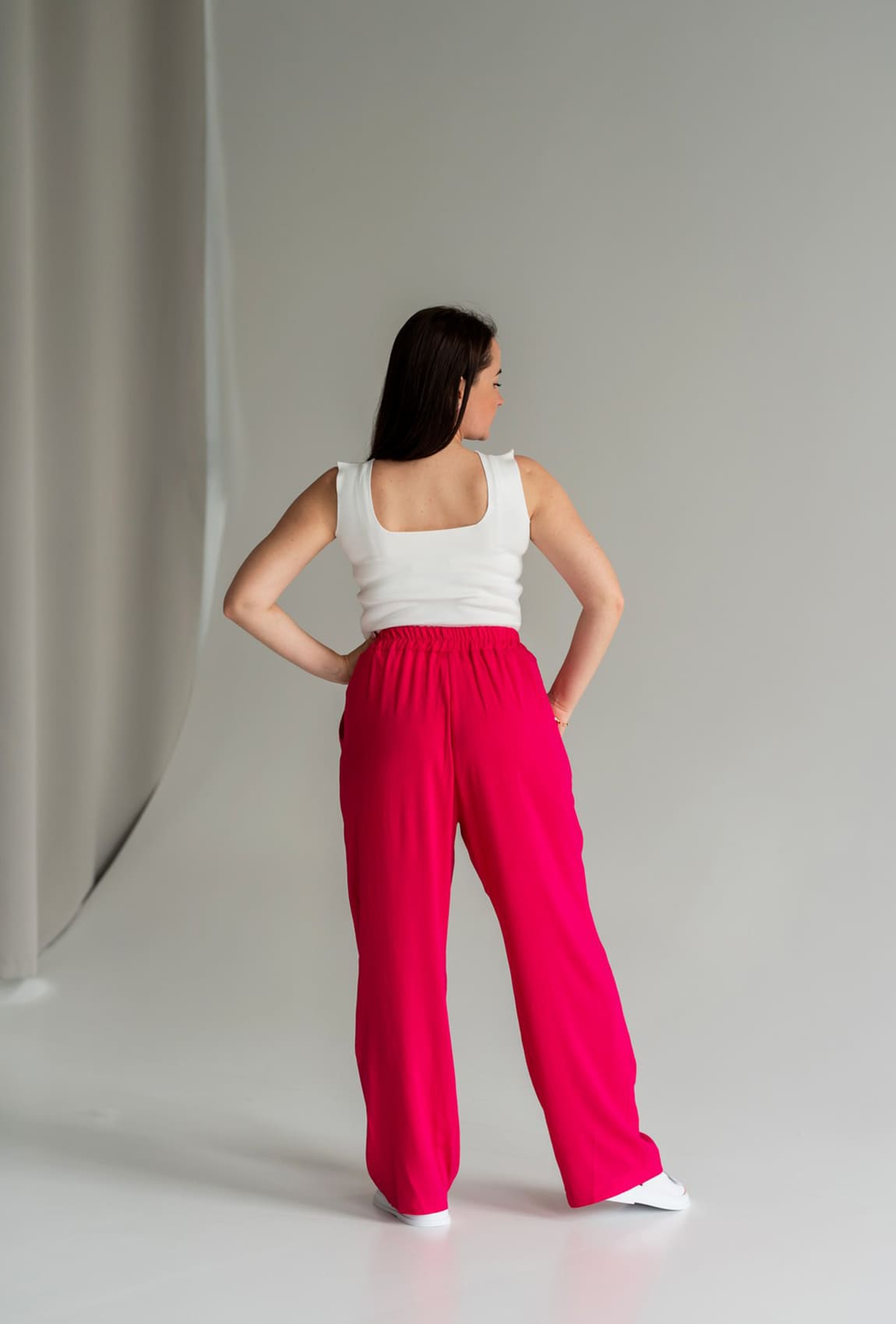 Малиновые костюмные штаны палаццо —  258583. Maritel. Изображенние 1 Малиновые костюмные штаны палаццо —  258583. Maritel. Изображенние 1