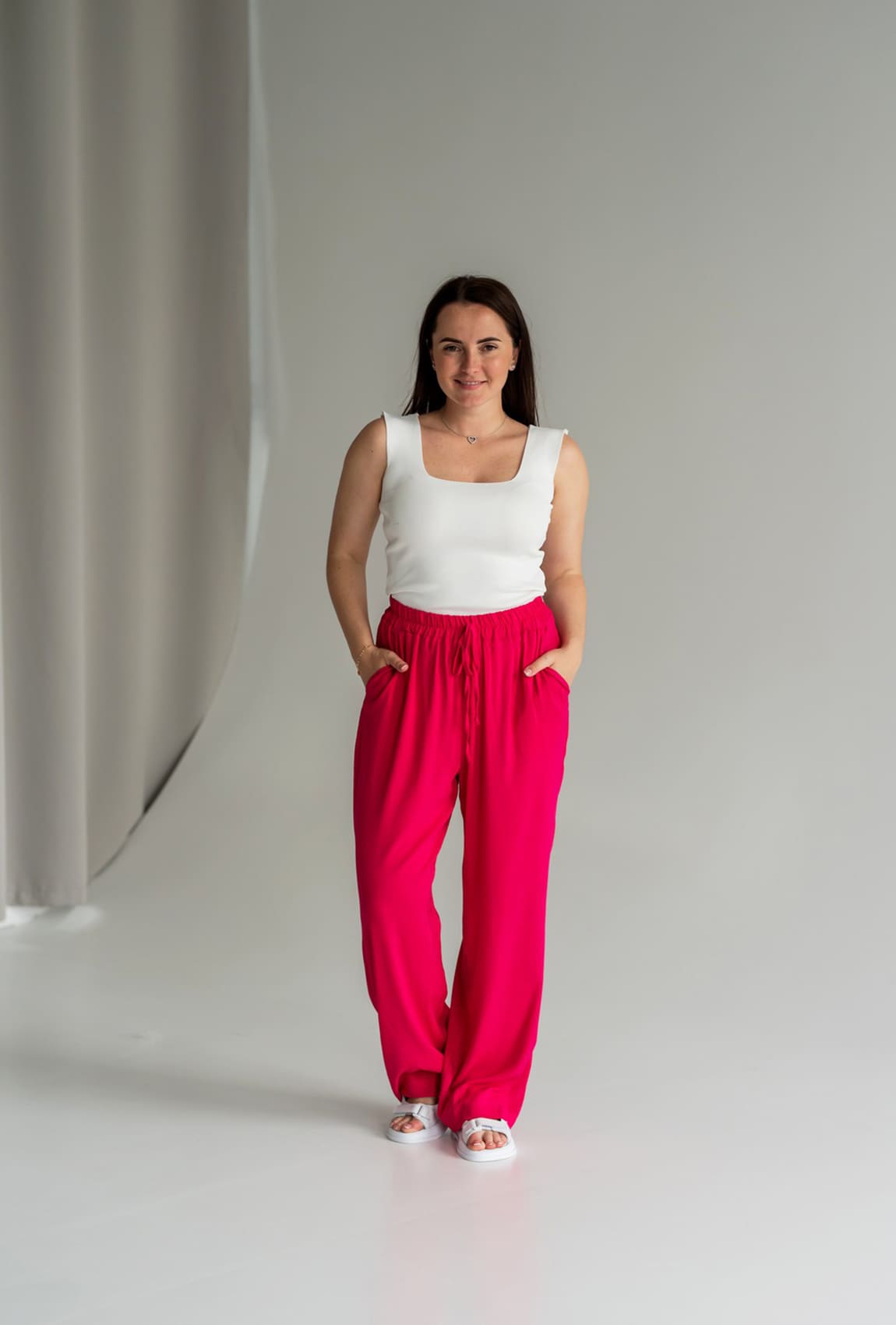 Малиновые костюмные штаны палаццо —  258583. Maritel Малиновые костюмные штаны палаццо —  258583. Maritel