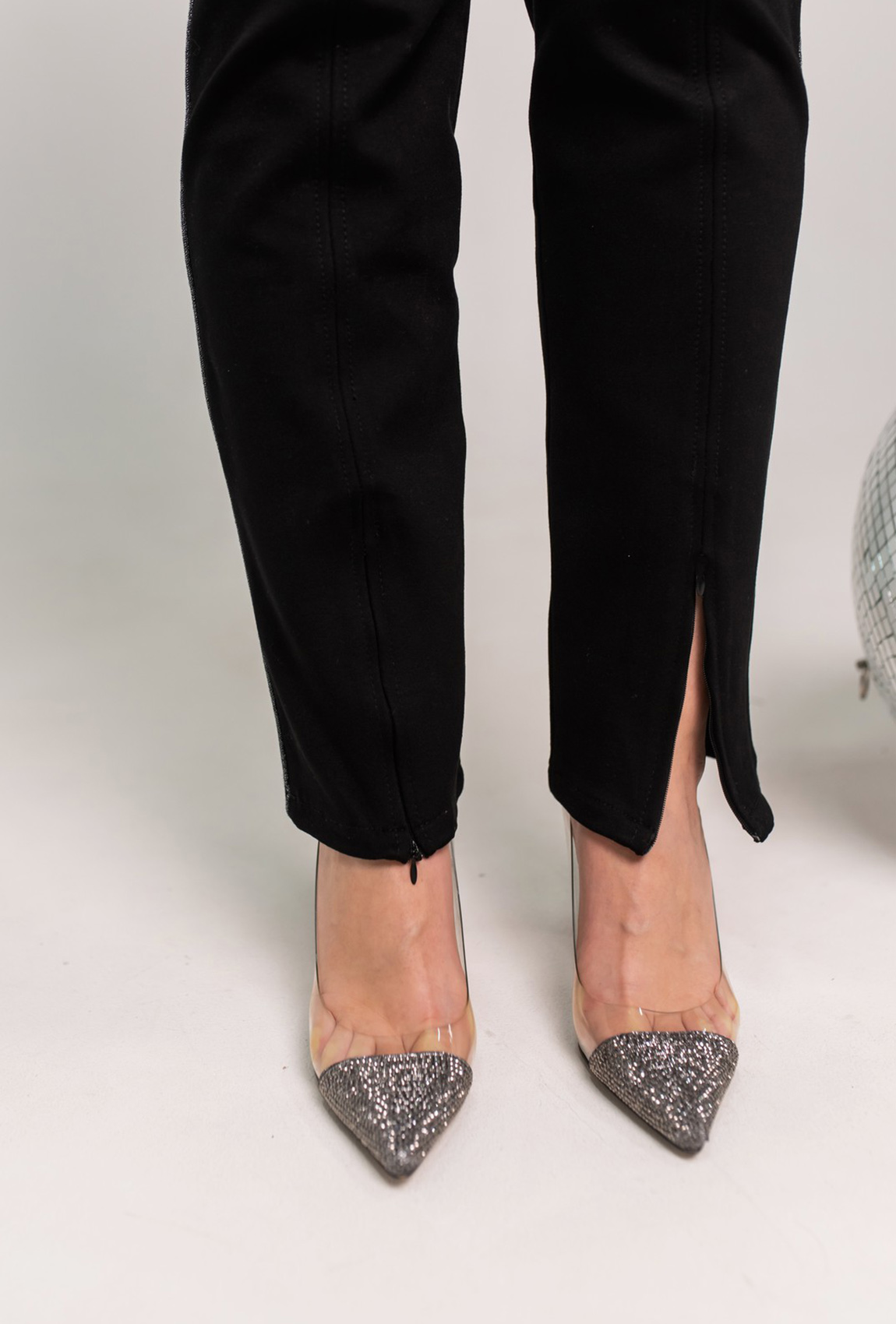 Черные брюки с кантом —  210104. Maritel. Изображенние 1 Черные брюки с кантом —  210104. Maritel. Изображенние 1