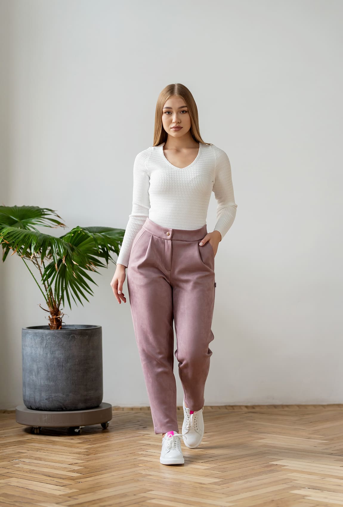 Лавандовые замшевые брюки —  309272. Maritel