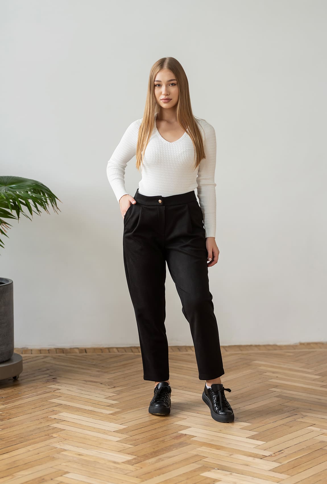 Черные замшевые штаны —  377711. Maritel