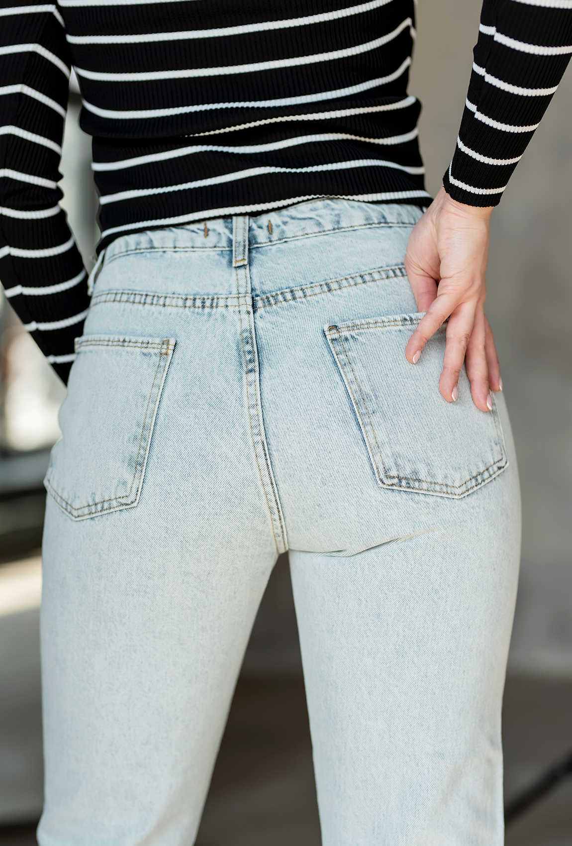 Блакитні джинси МОМ рвані — 654448. Maritel. Зображення 3 Блакитні джинси МОМ рвані — 654448. Maritel. Зображення 3