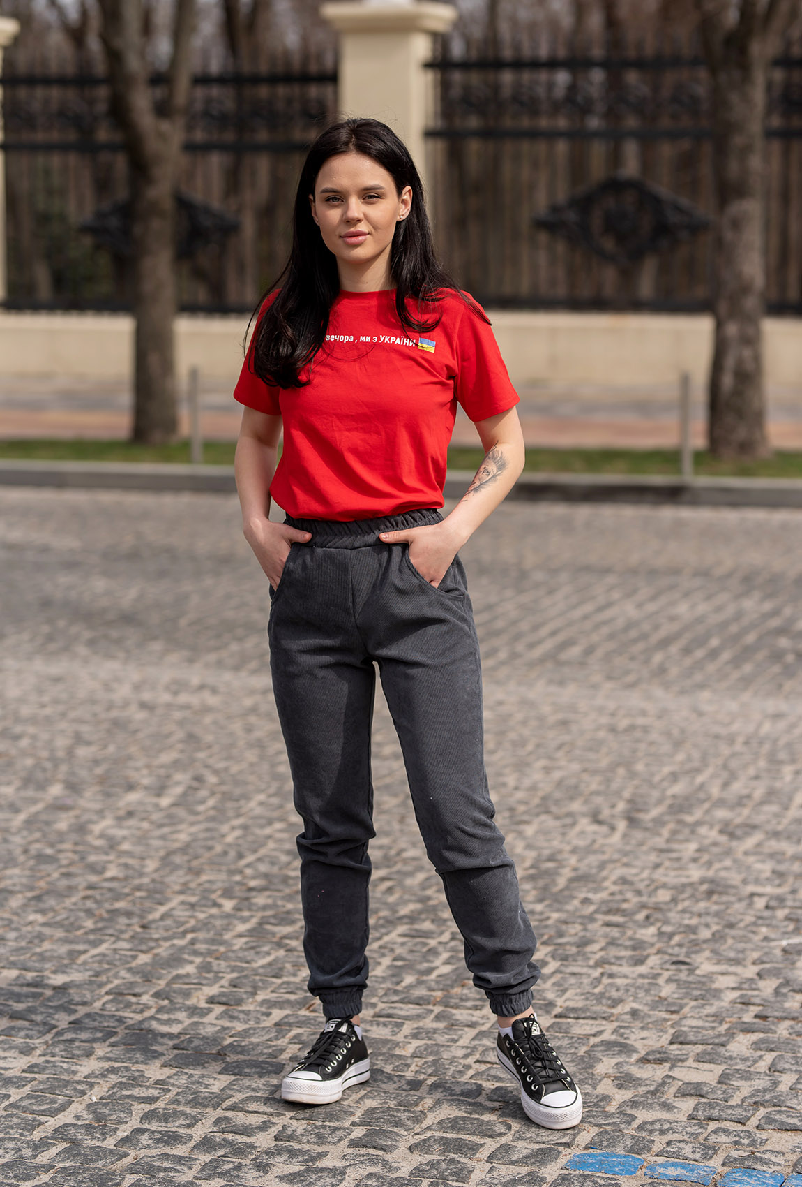 Сірі брюки джоггери  —  275937. Maritel