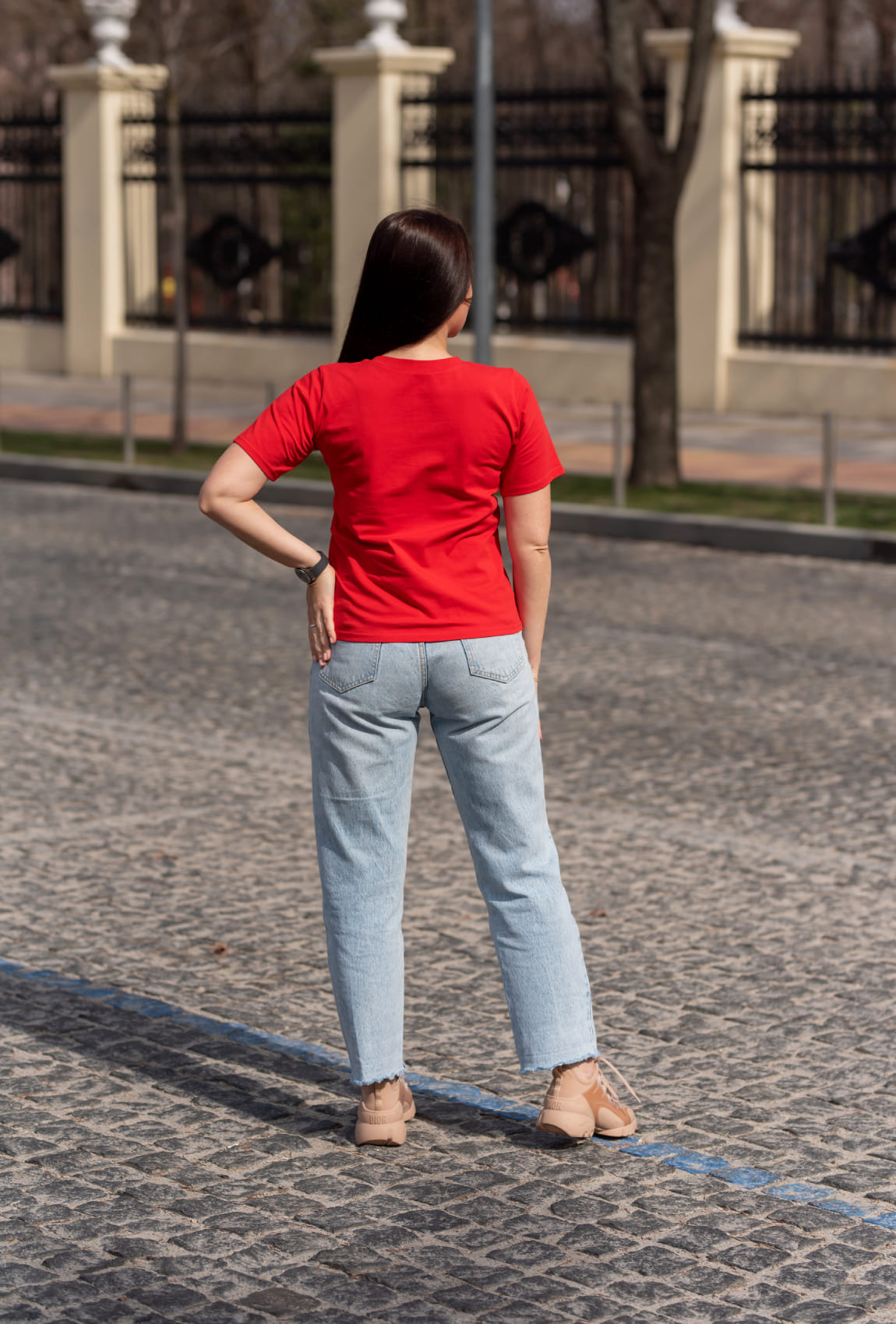 Красная футболка с принтом —  938499. Maritel. Изображенние 2 Красная футболка с принтом —  938499. Maritel. Изображенние 2