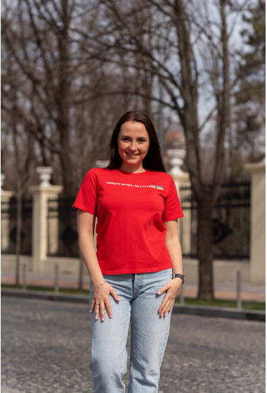 Красная футболка с принтом. Maritel. Изображенние 1 Красная футболка с принтом. Maritel. Изображенние 1