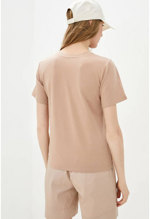 Бежевая базовая футболка — 981708. Maritel. Изображенние 2 Бежевая базовая футболка — 981708. Maritel. Изображенние 2