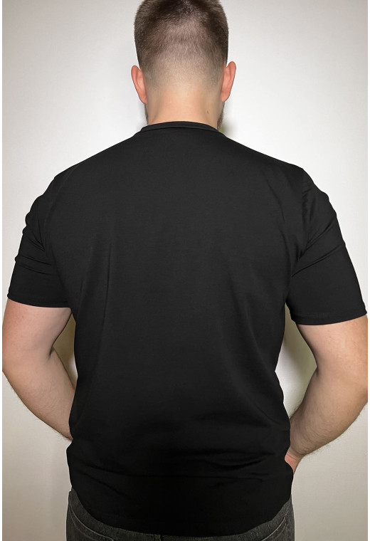 Чорна чоловіча футболка з тризубом — 972258. Maritel. Зображення 2 Чорна чоловіча футболка з тризубом — 972258. Maritel. Зображення 2