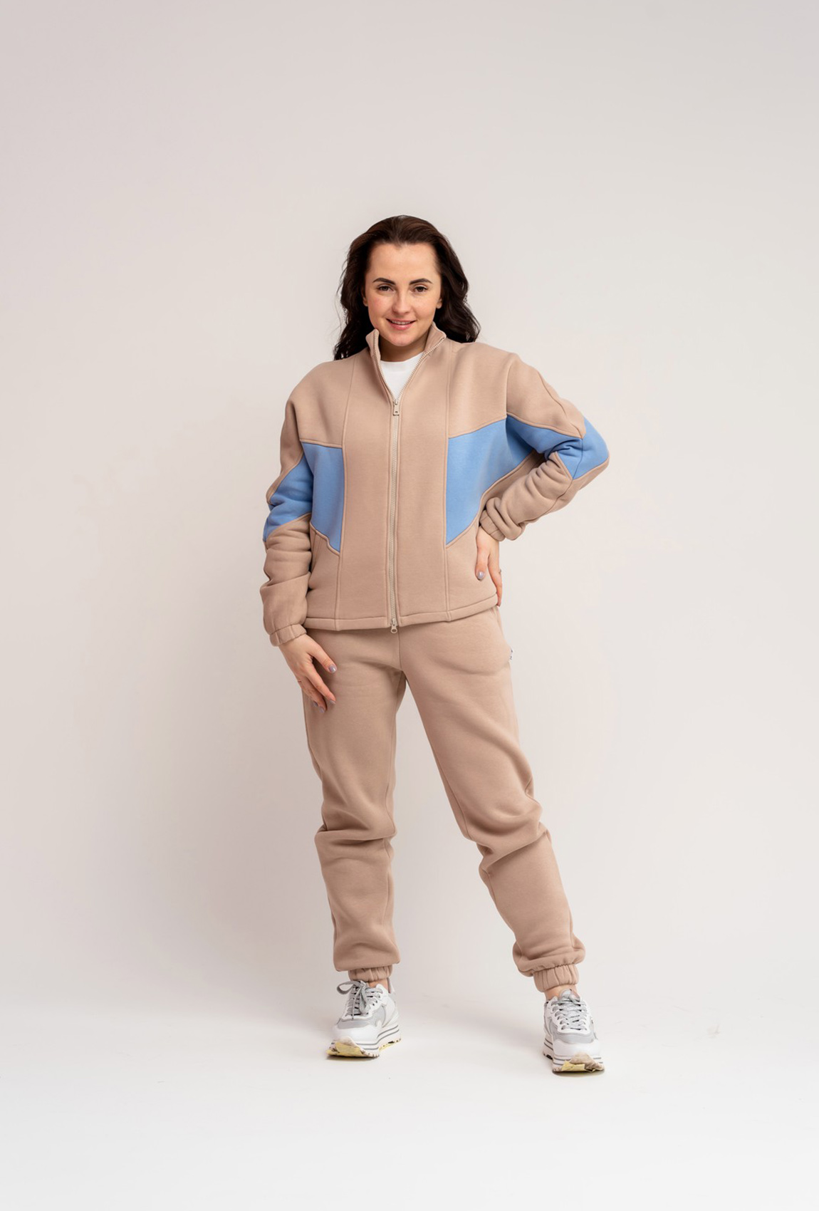 Бежевый костюм футер на молнии — 568973. Maritel Бежевый костюм футер на молнии — 568973. Maritel