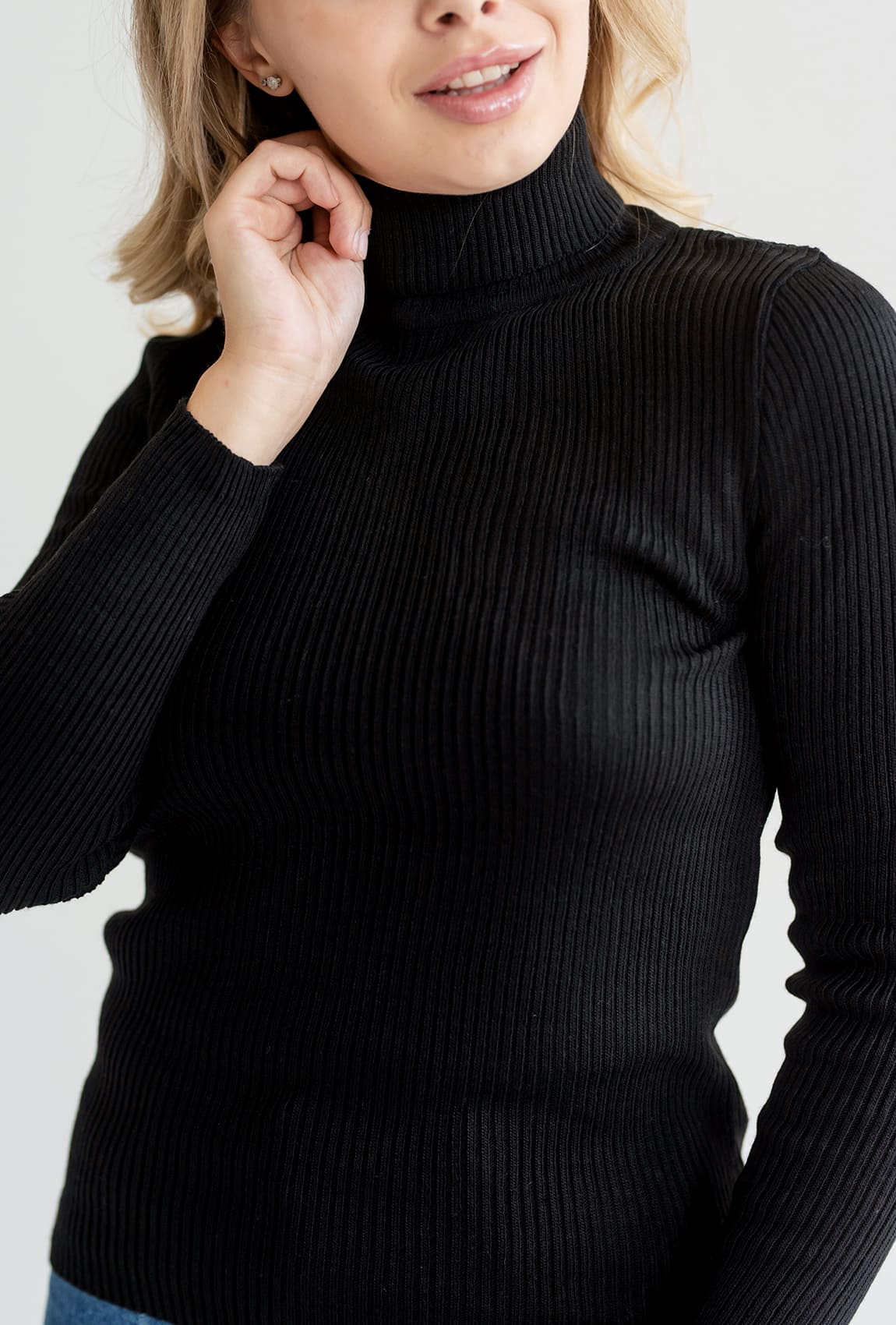 Чорний гольф в рубчик — 800484. Maritel. Зображення 1 Чорний гольф в рубчик — 800484. Maritel. Зображення 1