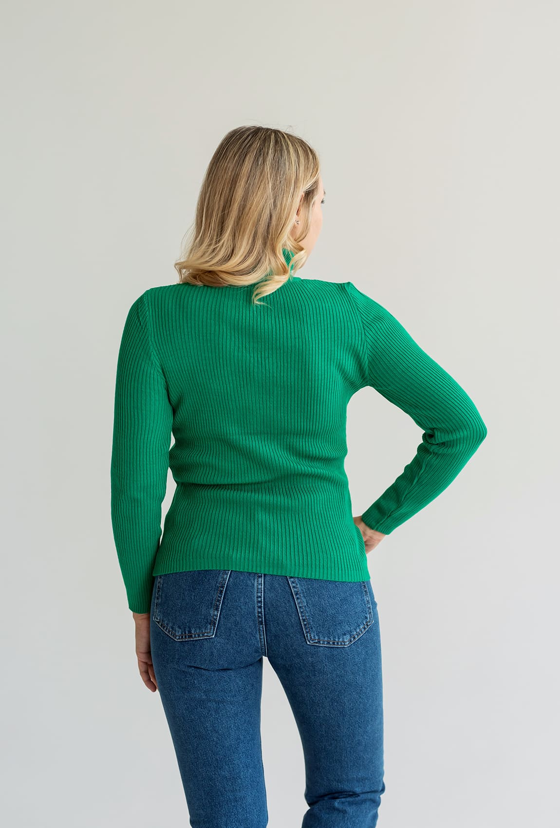 Зелений гольф в рубчик — 602019. Maritel. Зображення 1 Зелений гольф в рубчик — 602019. Maritel. Зображення 1