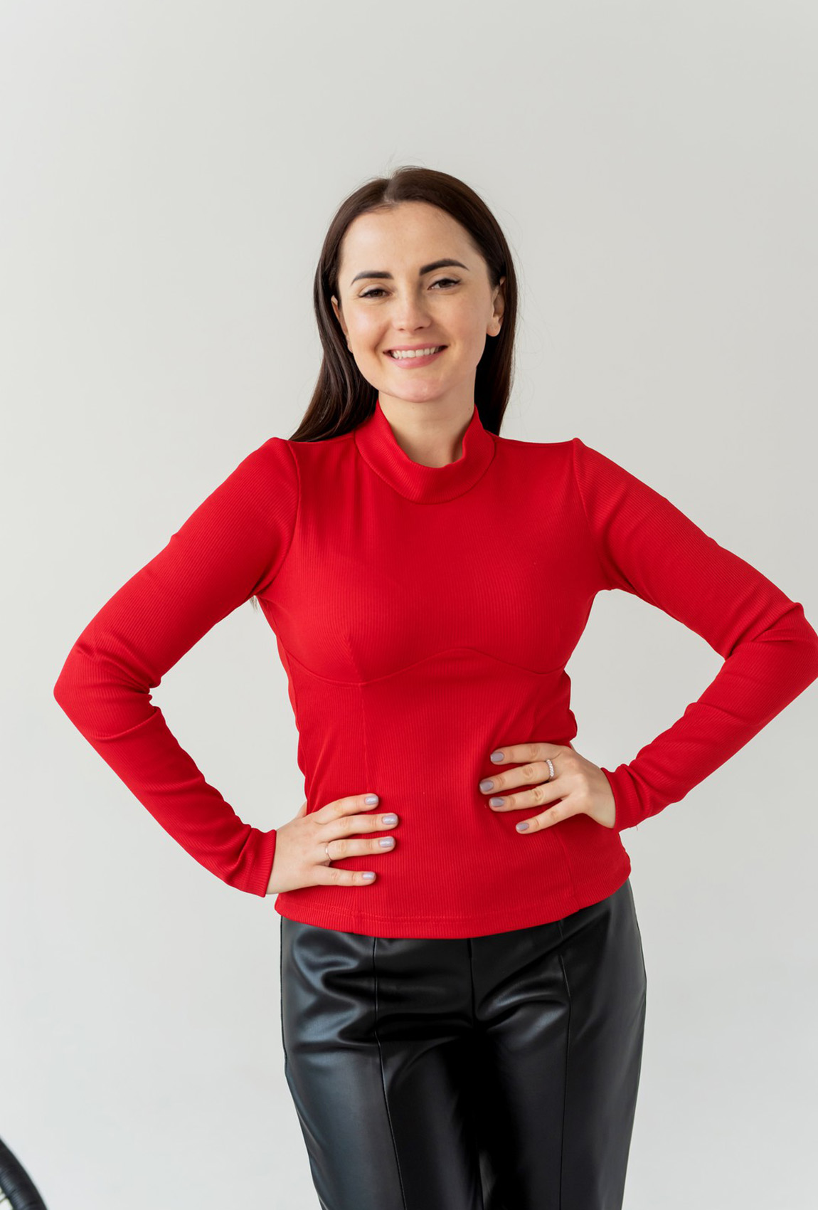 Червоний гольф з підрізом — 312478. Maritel Червоний гольф з підрізом — 312478. Maritel