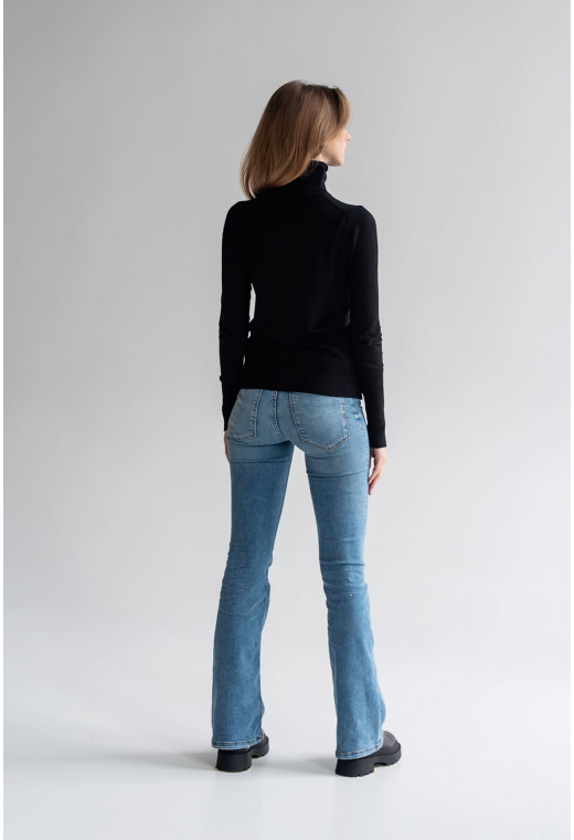 Чорний гольф з гудзиками на рукавах —  838320. Maritel. Зображення 1 Чорний гольф з гудзиками на рукавах —  838320. Maritel. Зображення 1