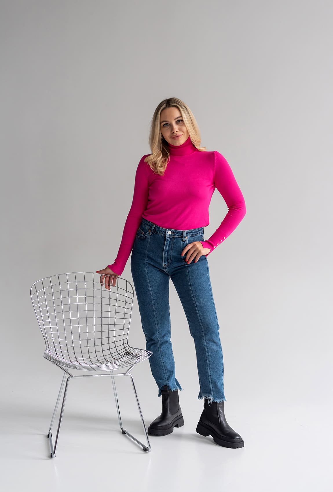 Малиновий гольф з гудзиками на рукавах —  103646. Maritel