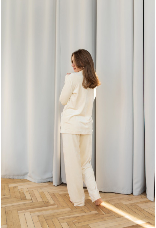 Ванільний костюм кант на ґудзиках — 103505. Maritel. Зображення 1 Ванільний костюм кант на ґудзиках — 103505. Maritel. Зображення 1