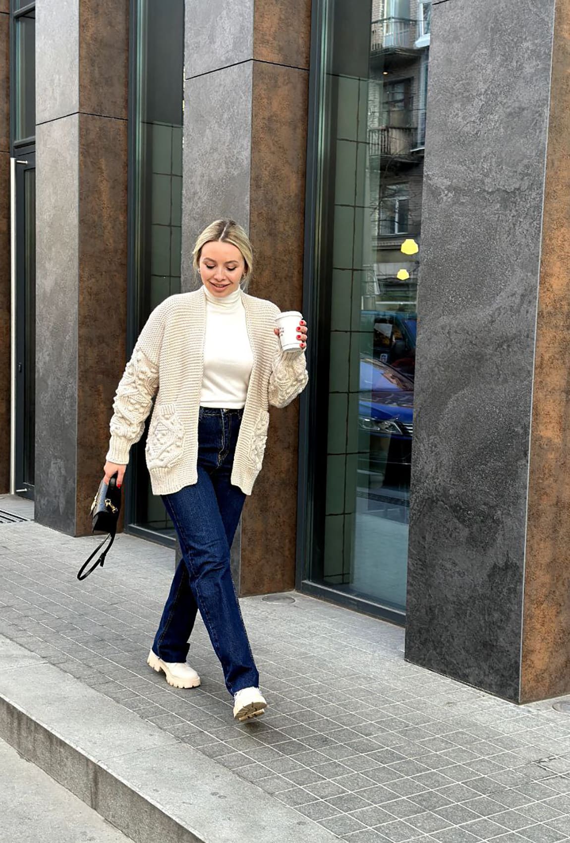 Бежевий кардиган — 253653. Maritel. Зображення 2 Бежевий кардиган — 253653. Maritel. Зображення 2