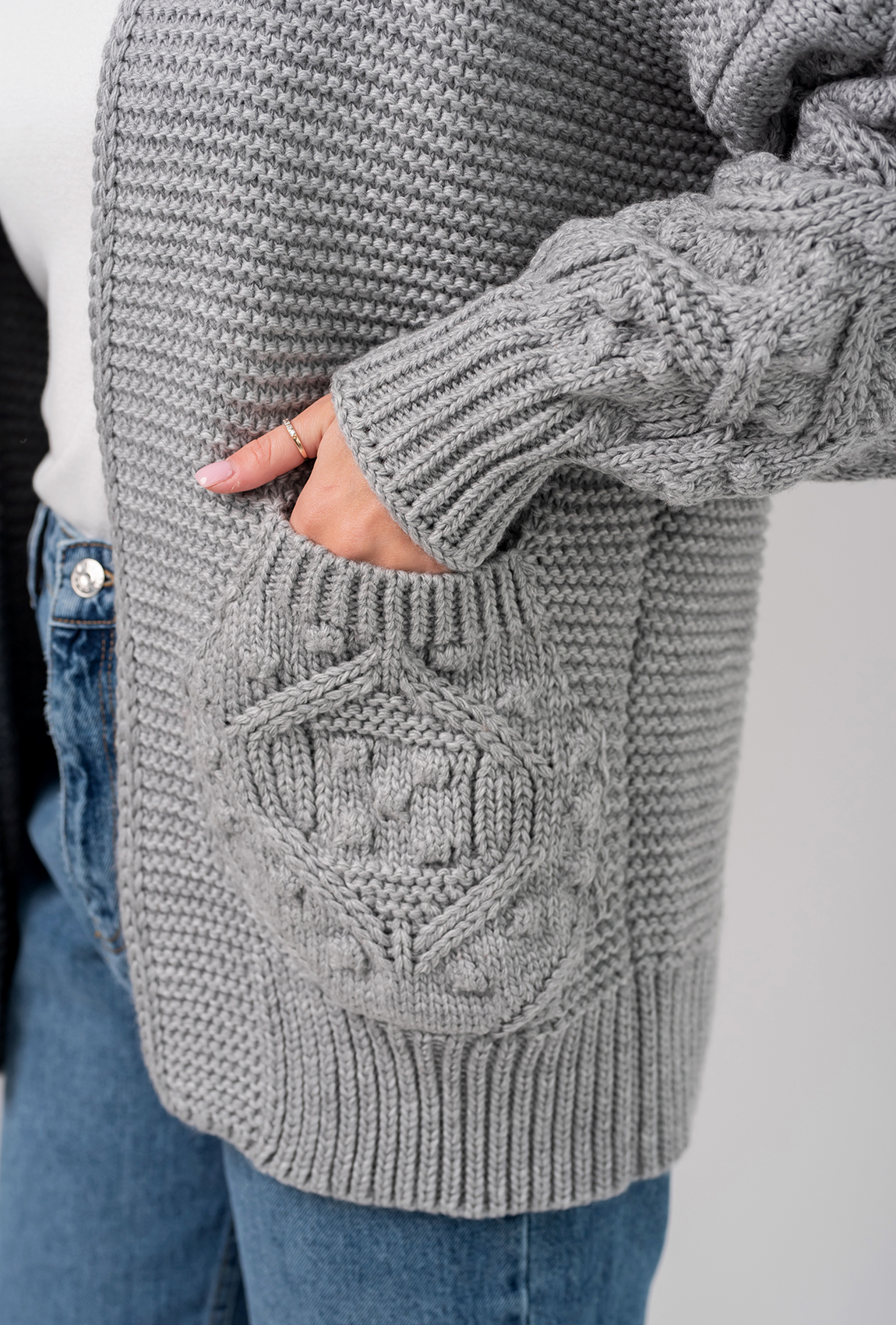 Сірий кардиган — 428618. Maritel. Зображення 1 Сірий кардиган — 428618. Maritel. Зображення 1