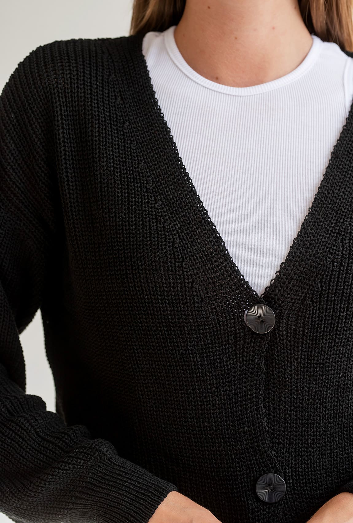 Чорний кардиган вкорочений — 861501. Maritel. Зображення 1 Чорний кардиган вкорочений — 861501. Maritel. Зображення 1
