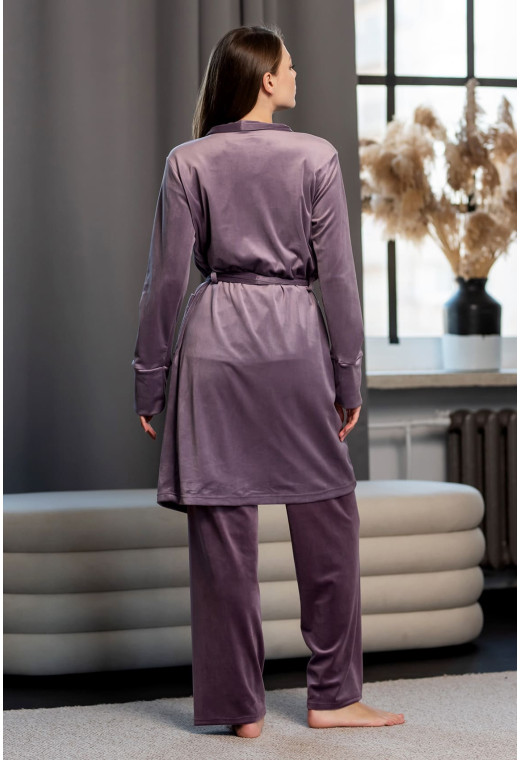 Лиловый велюровый халат — 845332. Maritel. Изображенние 1 Лиловый велюровый халат — 845332. Maritel. Изображенние 1