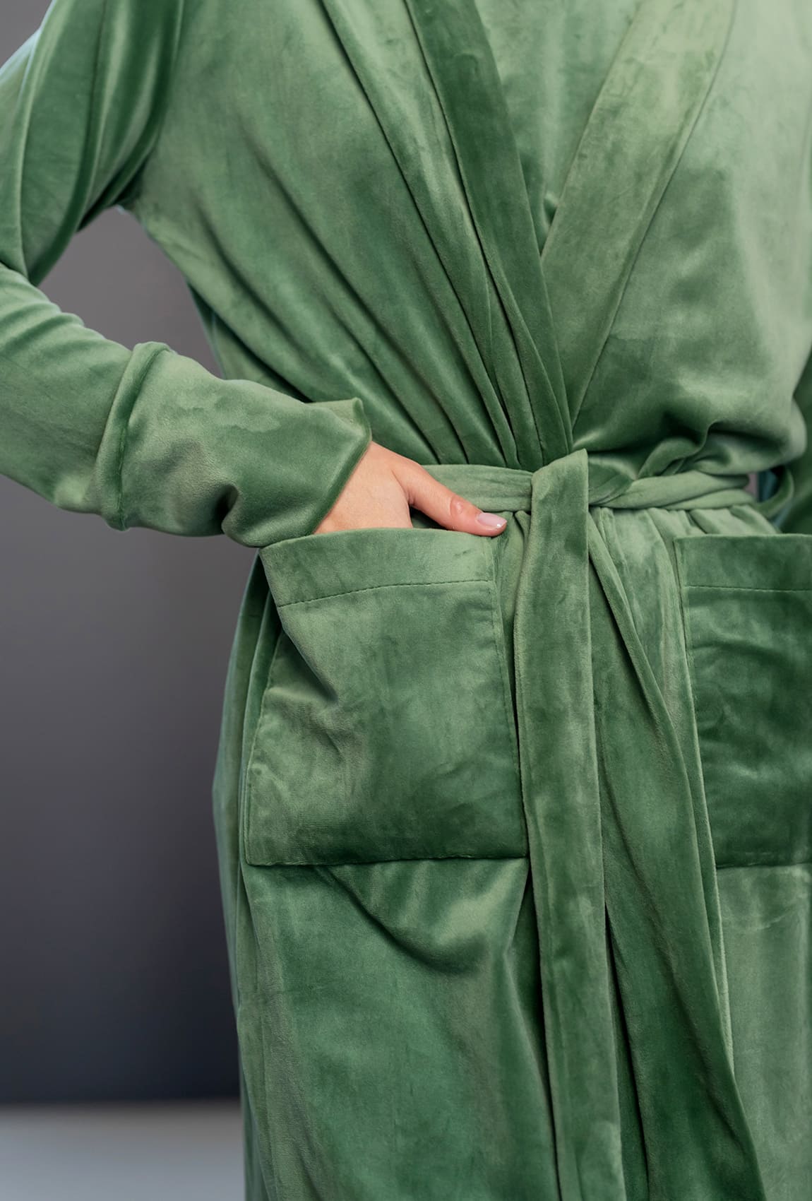 Велюровий халат олива — 619639. Maritel. Зображення 2 Велюровий халат олива — 619639. Maritel. Зображення 2