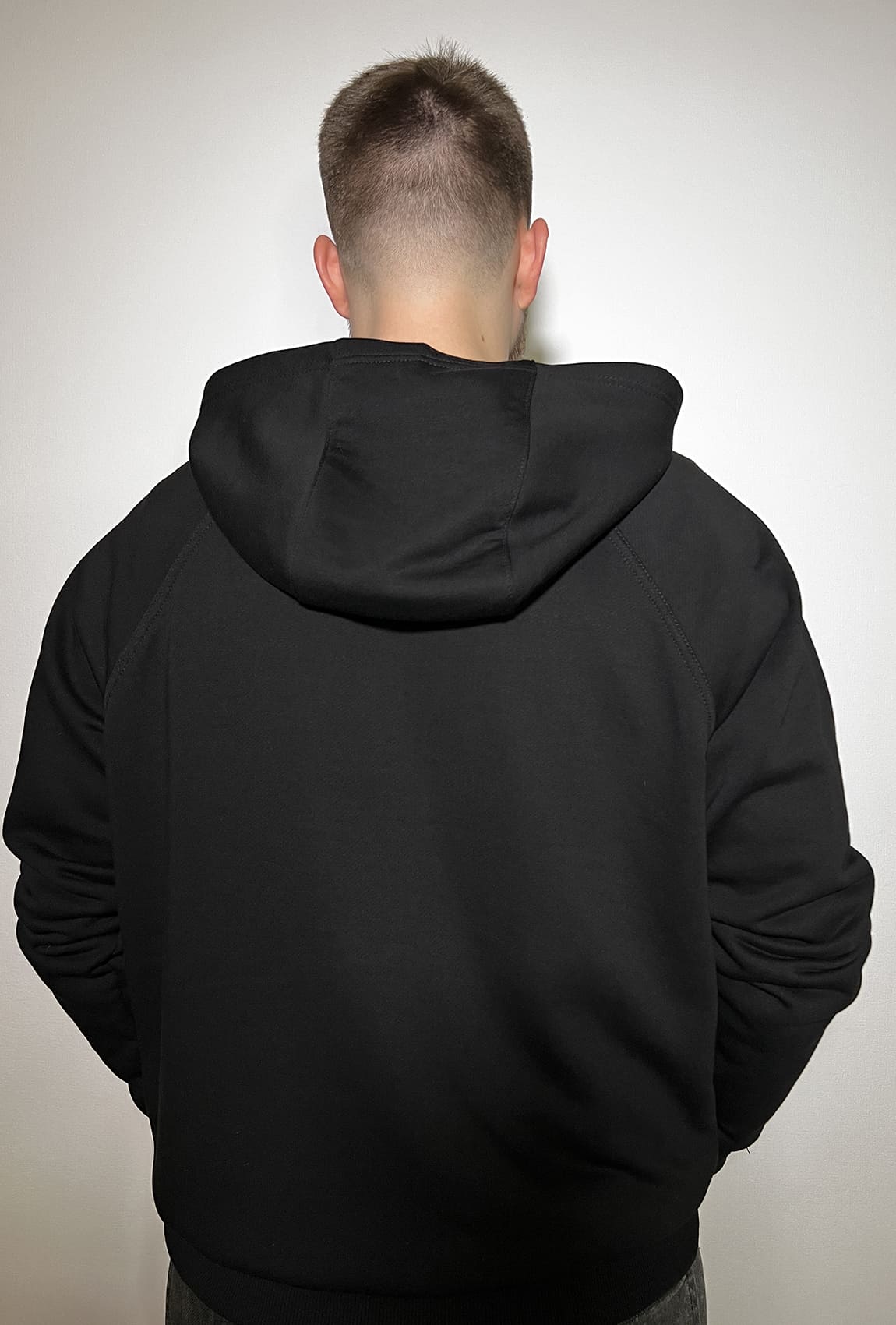 Чорне патріотичне чоловіче худі з тризубом —  962121. Maritel. Зображення 3