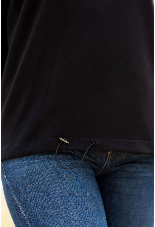 Черный худи с красной вышивкой на рукавах — 467604. Maritel. Изображенние 4 Черный худи с красной вышивкой на рукавах — 467604. Maritel. Изображенние 4