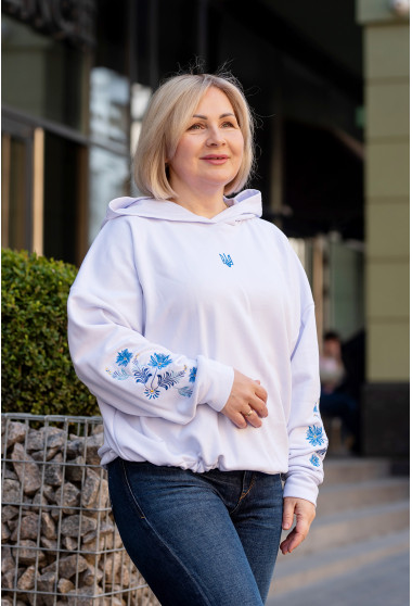 Біле патріотичне худі з блакитною вишивкою на рукавах. Maritel. Зображення 10