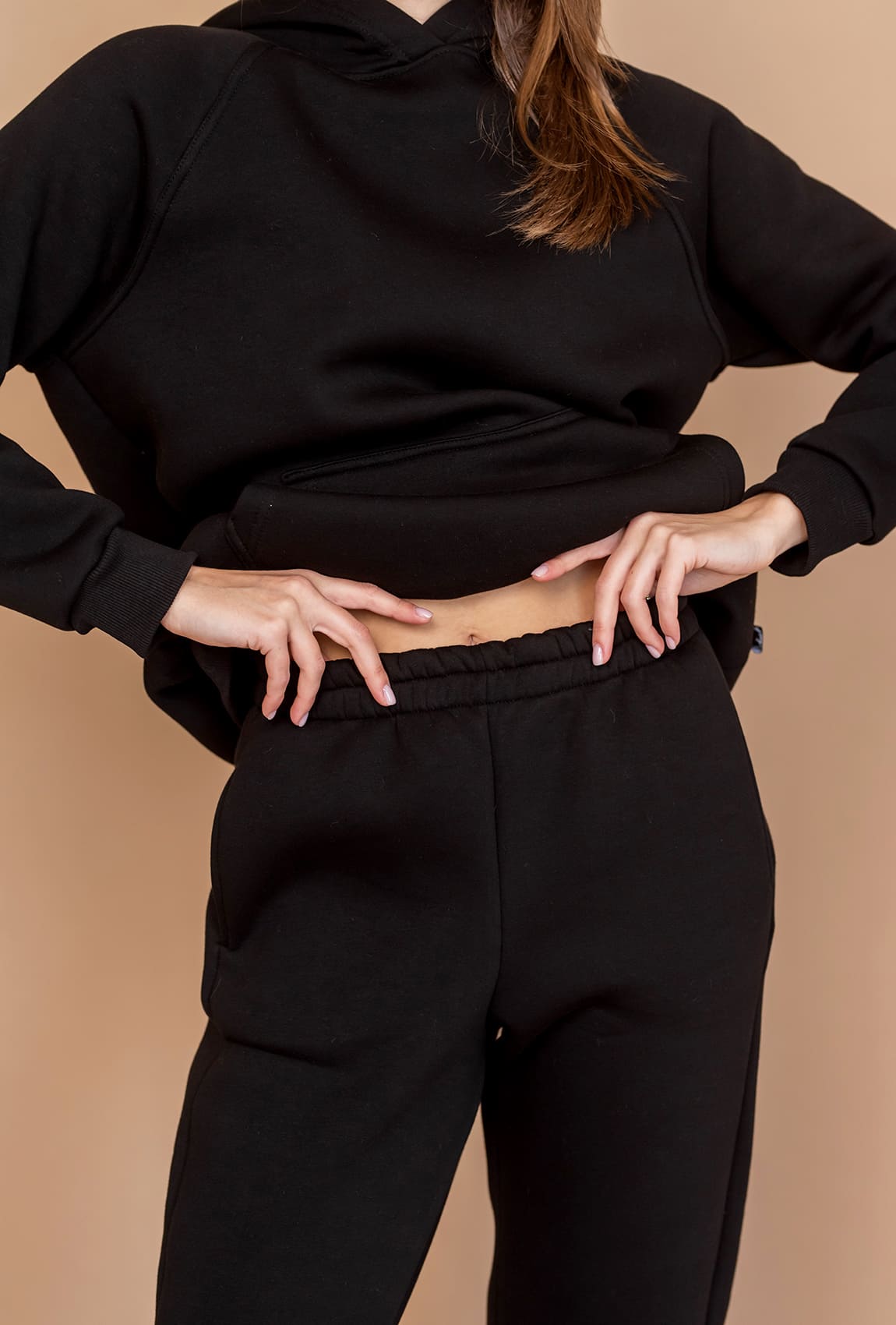 Чорний костюм худі футер з довязом  —  423175. Maritel. Зображення 1 Чорний костюм худі футер з довязом  —  423175. Maritel. Зображення 1