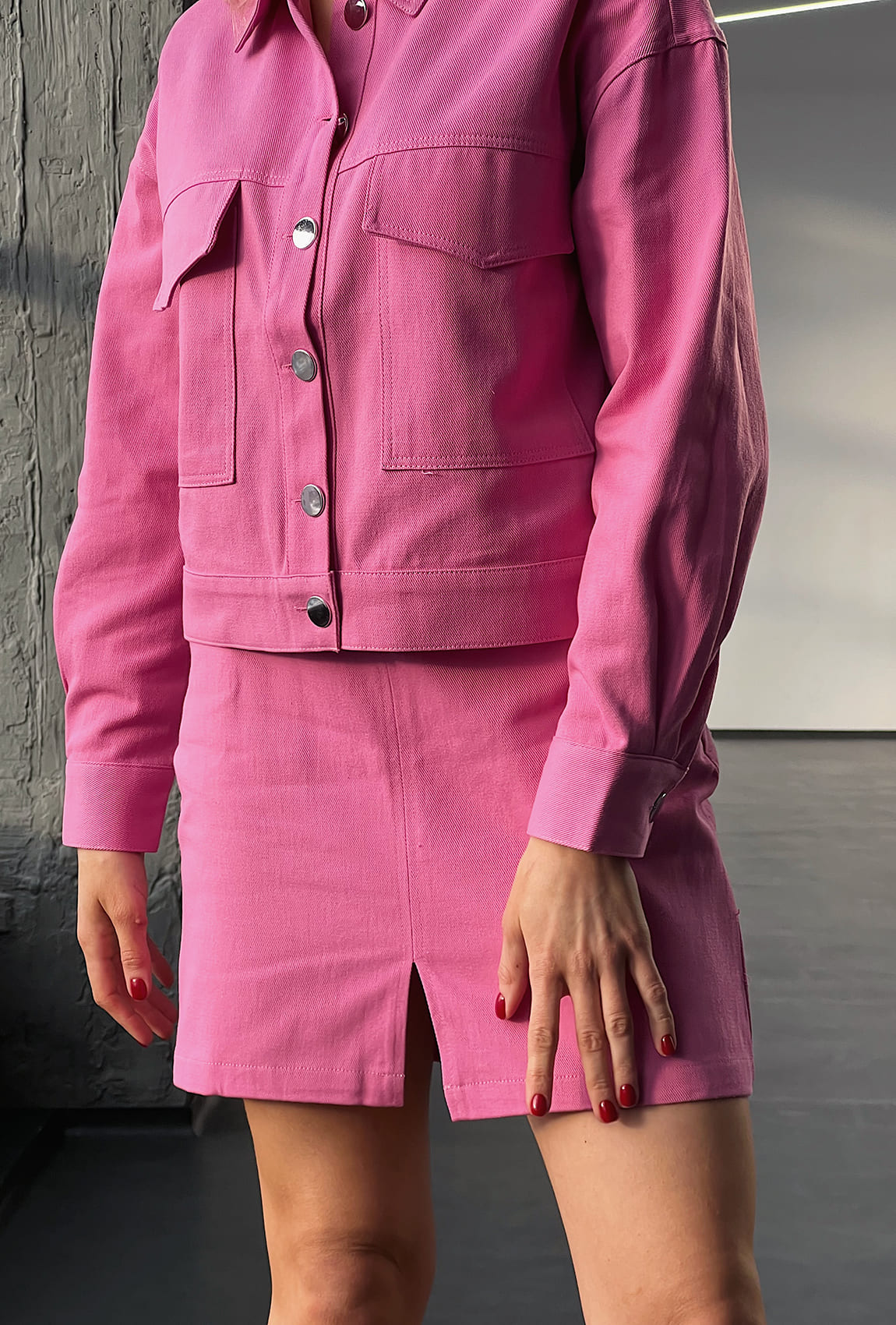 Рожевий бавовняний костюм з піджаком та спідницею —  374856. Maritel. Зображення 7