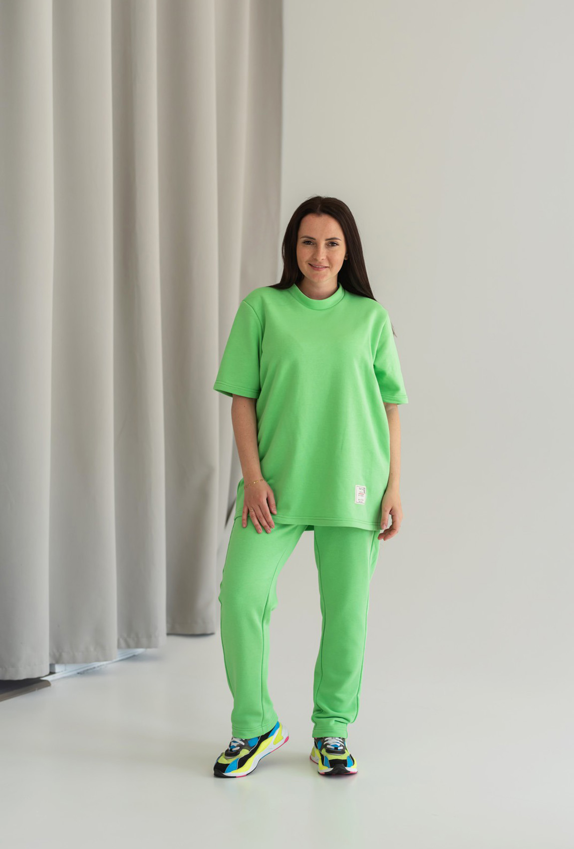 Салатовый спортивный костюм с длинной футболкой — 781689. Maritel Салатовый спортивный костюм с длинной футболкой — 781689. Maritel