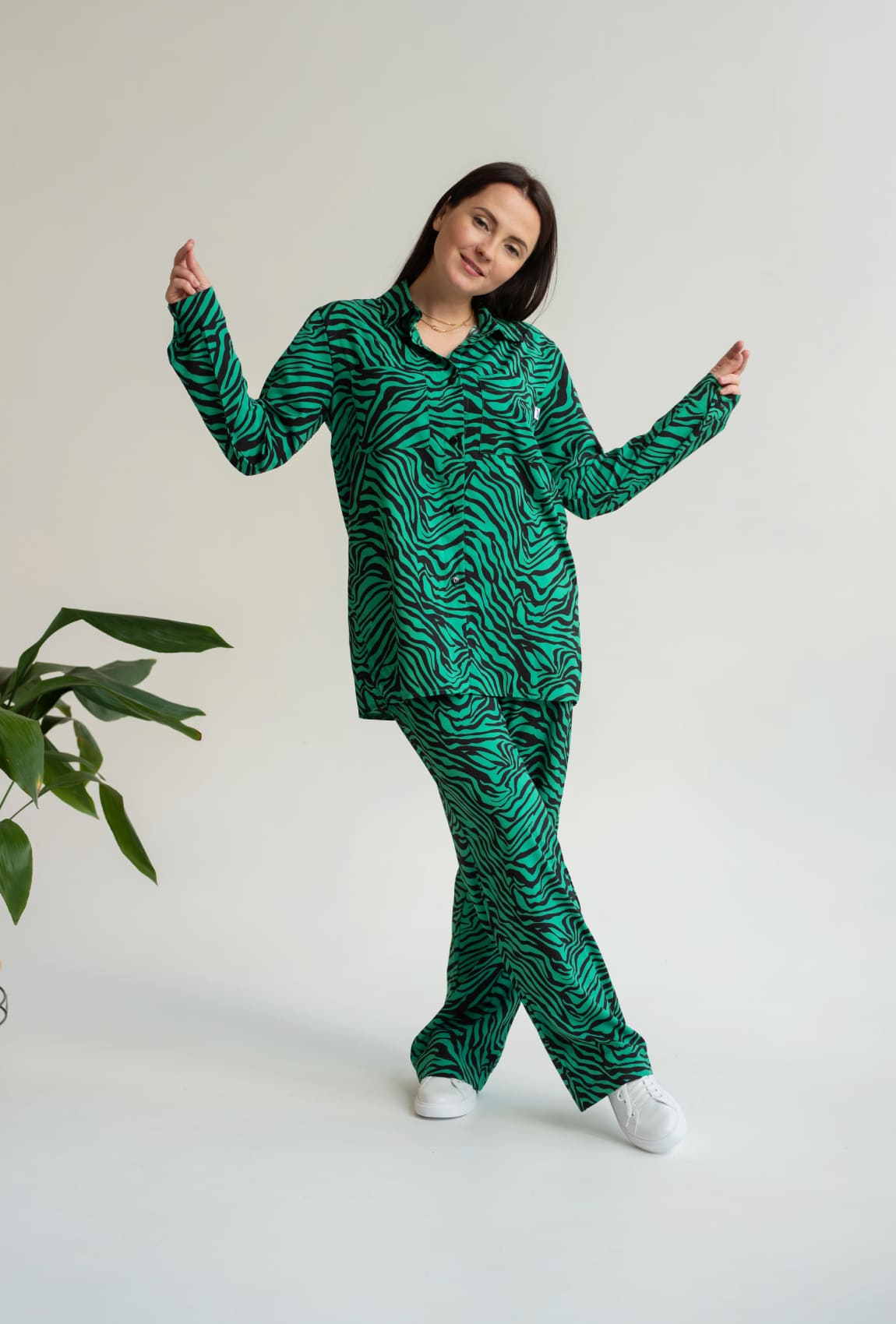 Зеленый костюм в зебру —  529292. Maritel