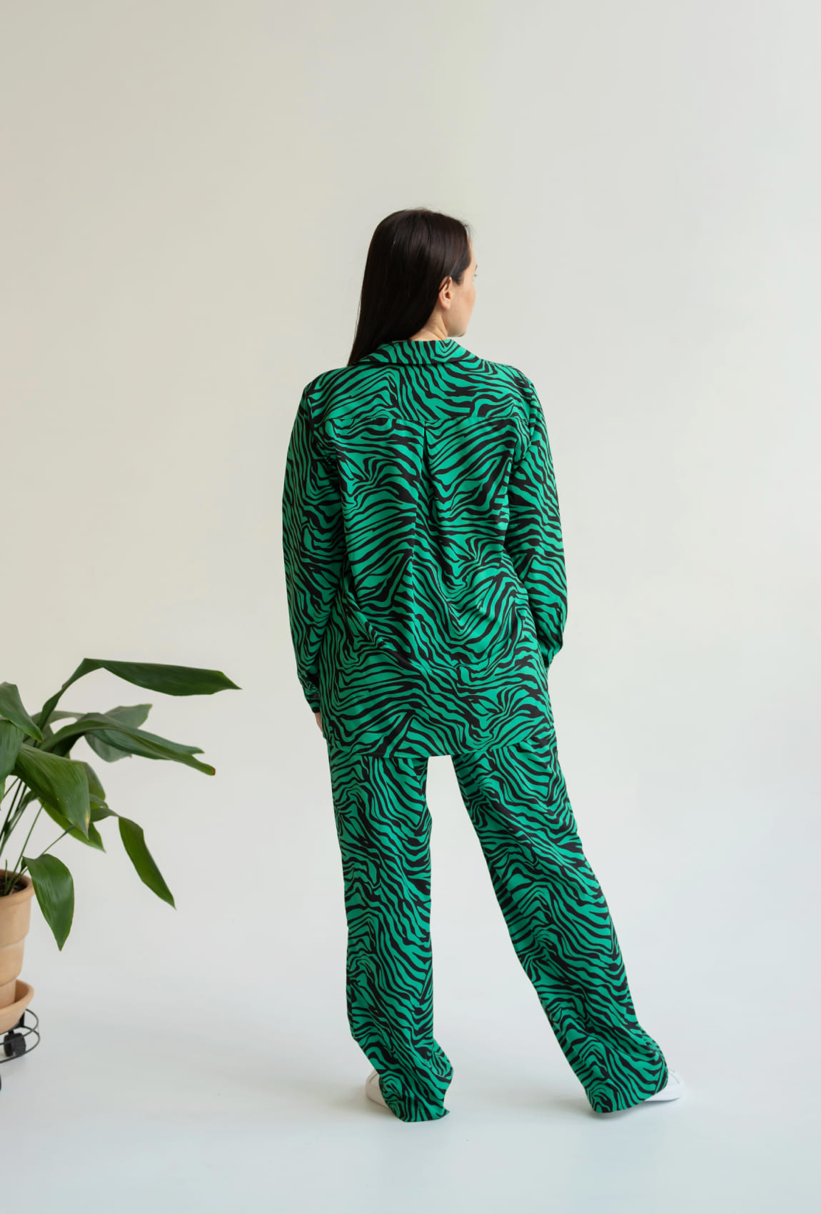 Зеленый костюм в зебру —  529292. Maritel. Изображенние 1