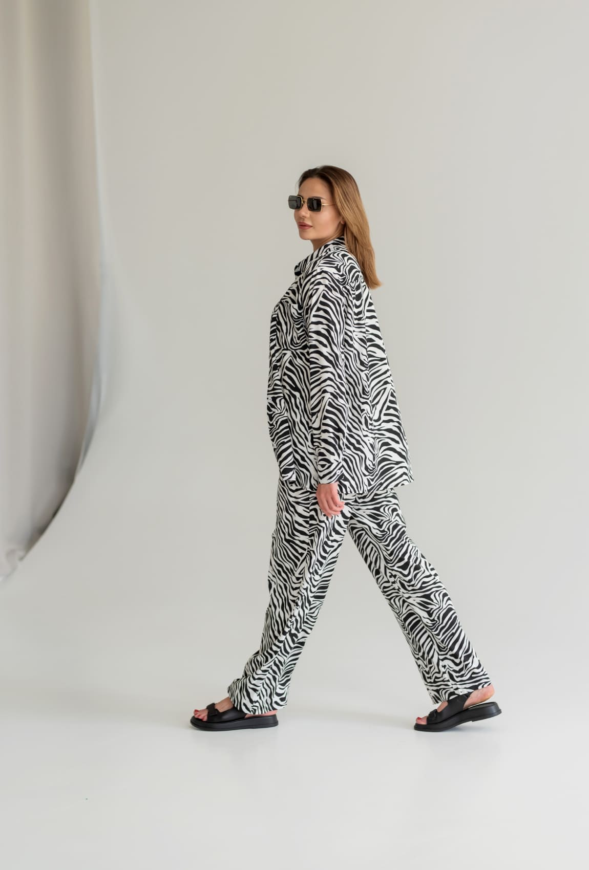 Молочный костюм в зебру —  550371. Maritel. Изображенние 2