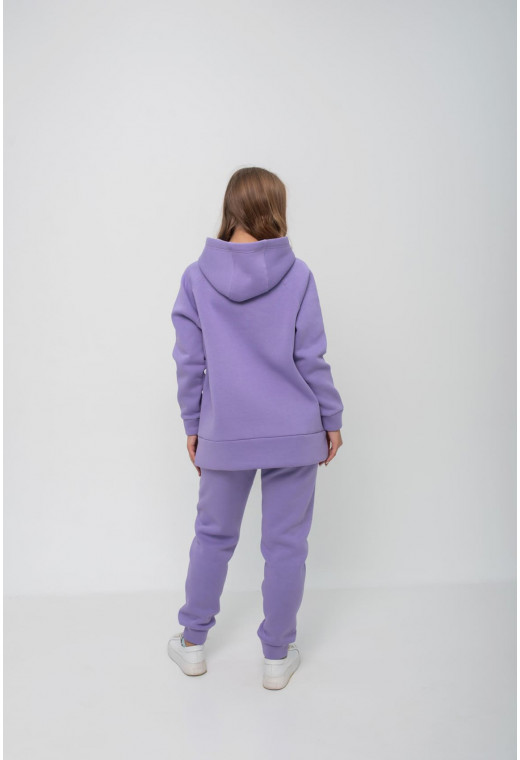 Лавандовый спортивный костюм с худифутер — 410780. Maritel. Изображенние 1 Лавандовый спортивный костюм с худифутер — 410780. Maritel. Изображенние 1