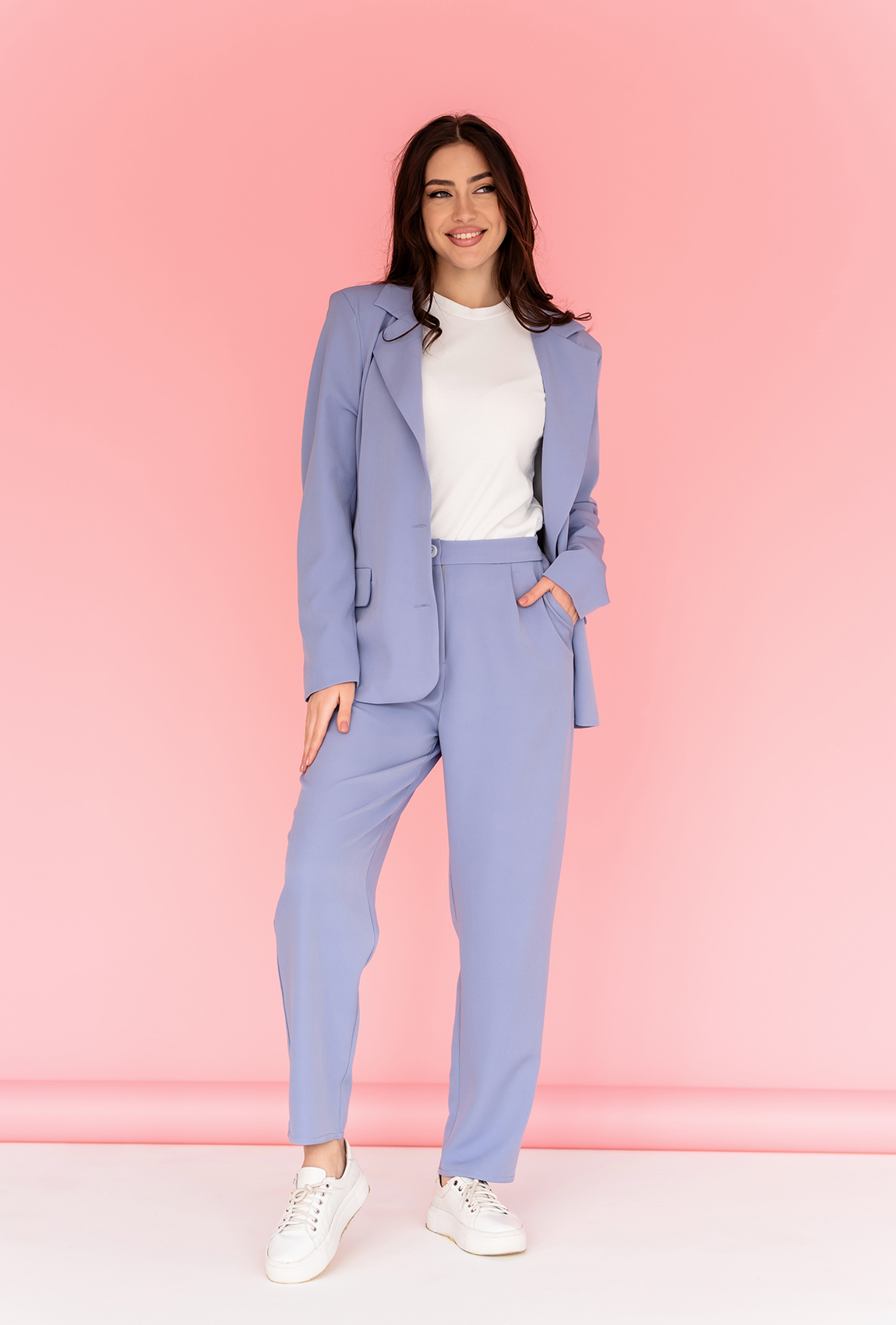 Лавандовий класичний брючний костюм  —  342112. Maritel Лавандовий класичний брючний костюм  —  342112. Maritel