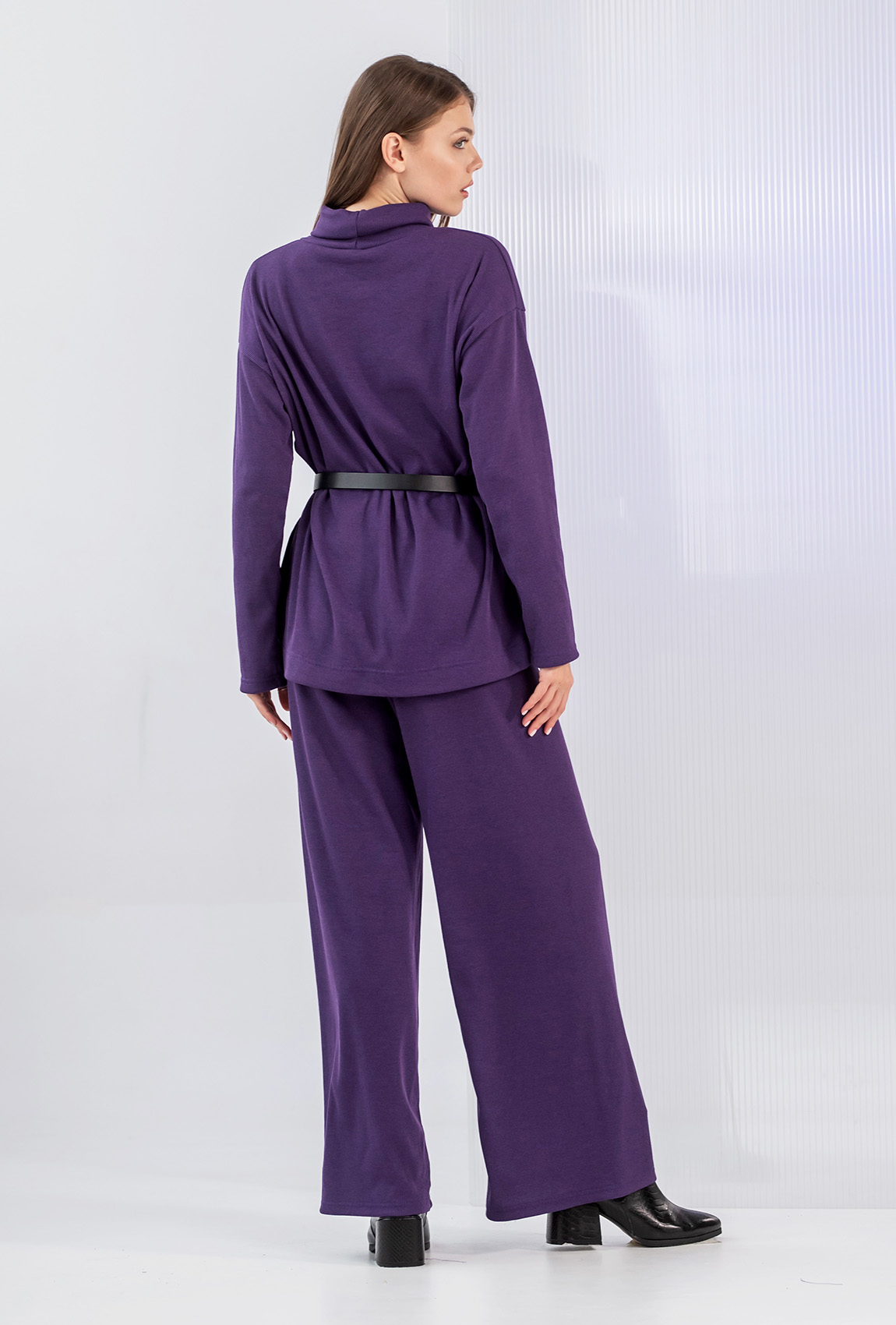 Фиолетовый костюм комфорт — 395082. Maritel. Изображенние 1 Фиолетовый костюм комфорт — 395082. Maritel. Изображенние 1